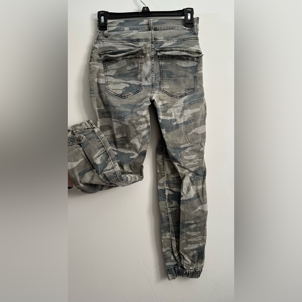 Army Print Cargo Pants